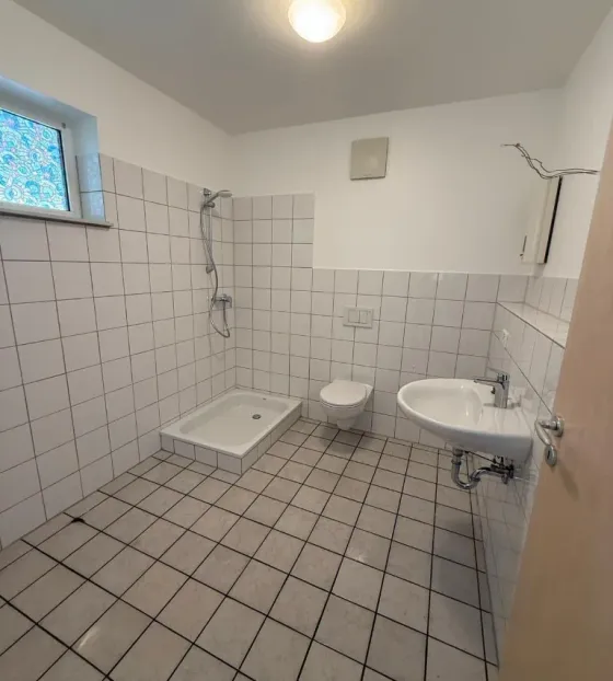 Gereinigter und gepflegter Sanitärbereich nach professioneller Gebäudereinigung